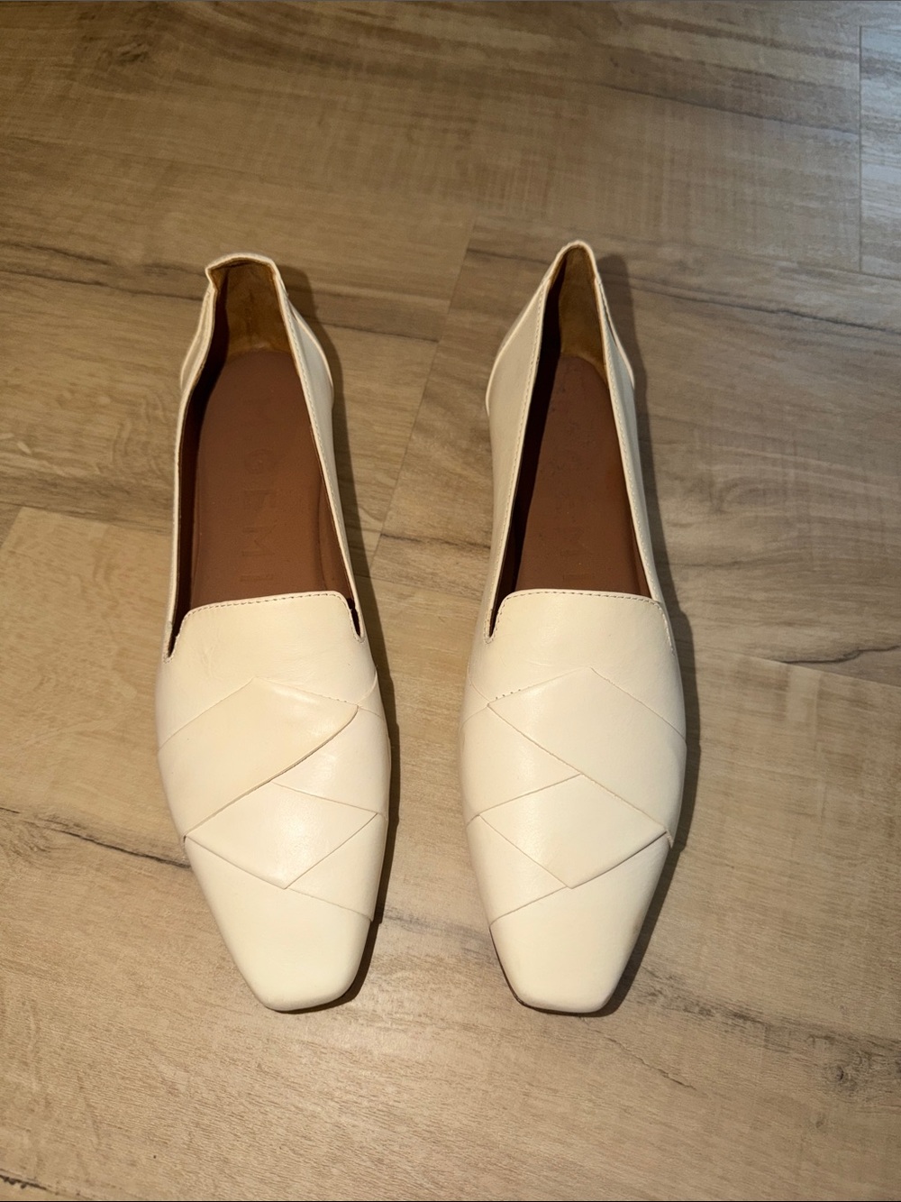 M gemi Classic Women's Cream Slip-On Loafers